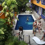 Weary Traveler Hostel Tulum