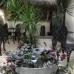 Lo Nuestro Petit Hotel 3*