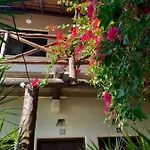 Lo Nuestro Petit Hotel 3*