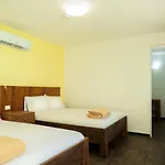 Hostel Colorbox Beds And *