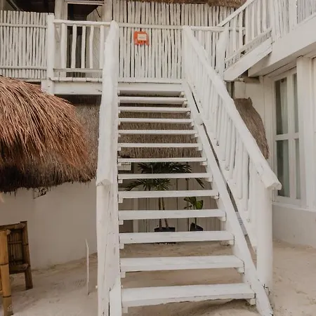 Hotel Shambala Petit