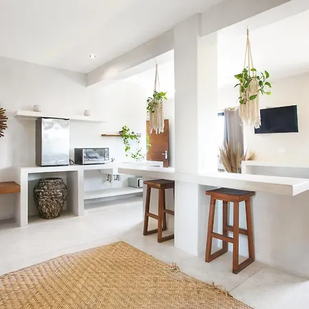 Hotel Townhouse By Amansala 2*