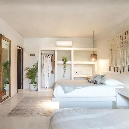 Townhouse By Amansala Hotel