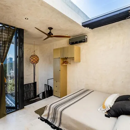 Hotel Esmeralda Boutique & Residences 4*