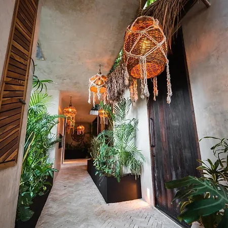 Hotel Esmeralda Boutique & Residences 4*