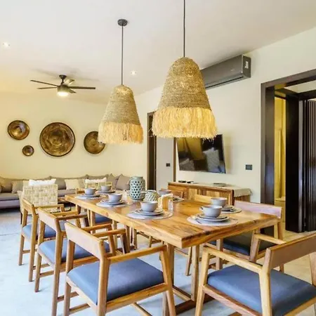Exclusive Designer With Pool & Jacuzzi Villa *