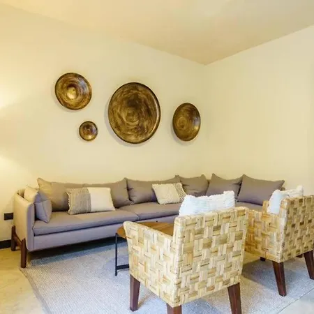 Exclusive Designer With Pool & Jacuzzi Villa *