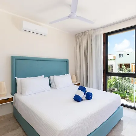 Comfy With Rooftop Pool, Near Restaurants + Concierge *