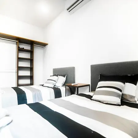Deluxe Apartment *