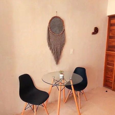 Charming Studio, Fully Equipped, Fiber Optic Wifi Apartment