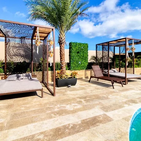 Menesse 204b, Picture Perfect Paradise Apartment *