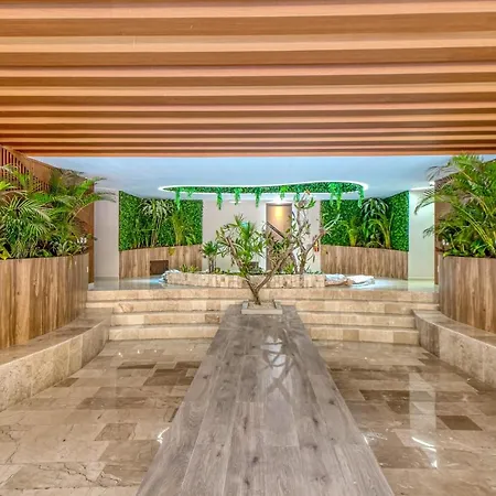 Menesse 204b, Picture Perfect Paradise *
