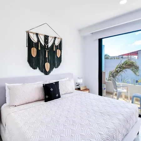 Menesse 204b, Picture Perfect Paradise Apartment