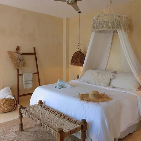Super Boho Style Private Pool, Terrace & Hammock Hi-speed Wi-fi