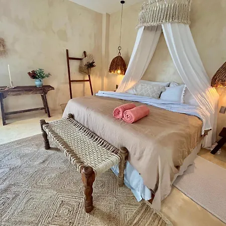 Super Boho Style Private Pool, Terrace & Hammock Hi-speed Wi-fi
