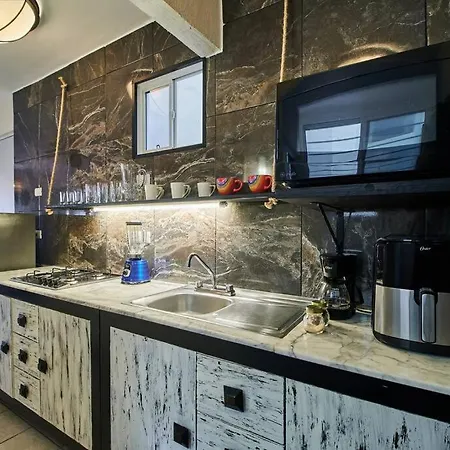 ~ Casa Luma ~ Cozy Jungle Scape Apartment