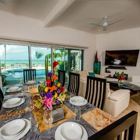 6 Bedroom Tulum, Quintana Roo Villa *