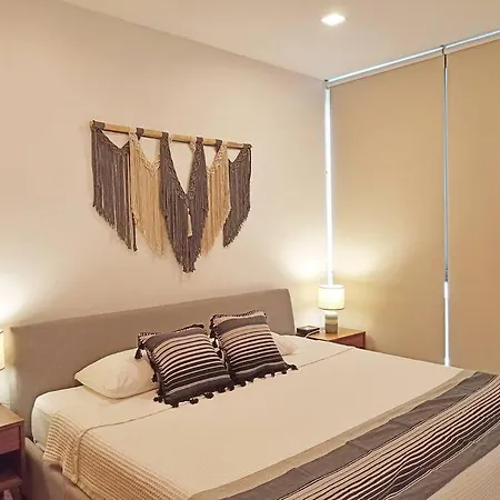 Omara 305 Classy&comfortable 2br, Aldea Zama, 200mb Wifi *