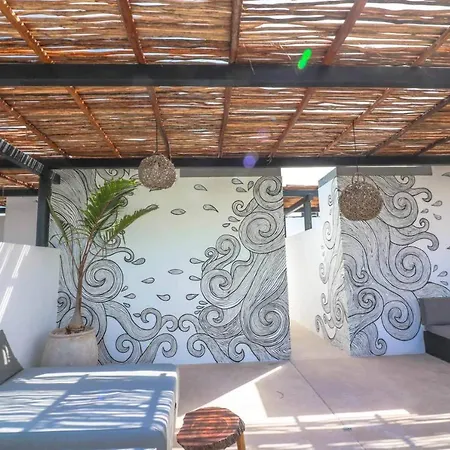 Spectacular Jungle In The Jungle Rooftop Pool Gym Bbq Apartment