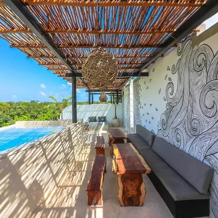 Spectacular Jungle In The Jungle Rooftop Pool Gym Bbq Apartment
