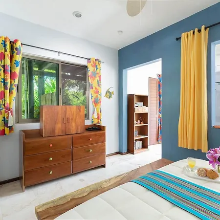 Beachfront Fully Staffed In Luxury Soliman Bay Villa