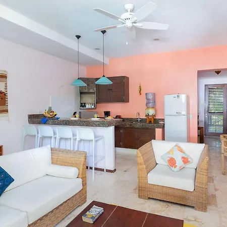Beachfront Fully Staffed In Luxury Soliman Bay Villa
