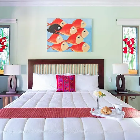 Beachfront Fully Staffed In Luxury Soliman Bay Villa *