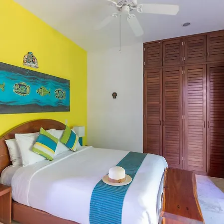 Villa Beachfront Fully Staffed In Luxury Soliman Bay