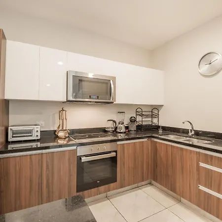Villaggio With Rooftop Terrace And Hot Tub *