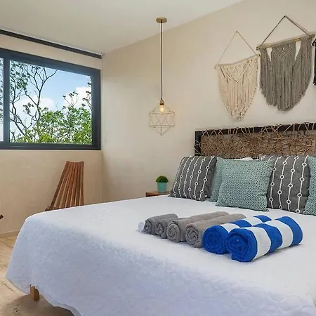 Apartment Rooftop W/private Pool. Close To Beach/town. 60mb