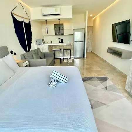 Roof Pool Gym And King Bed In Zama Katia Apartment