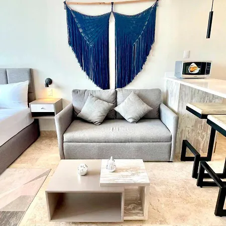 Apartment Roof Pool Gym And King Bed In Zama Katia *