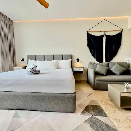 Roof Pool Gym And King Bed In Zama Katia Apartment