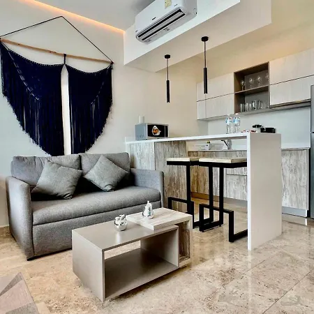 Roof Pool Gym And King Bed In Zama Katia *