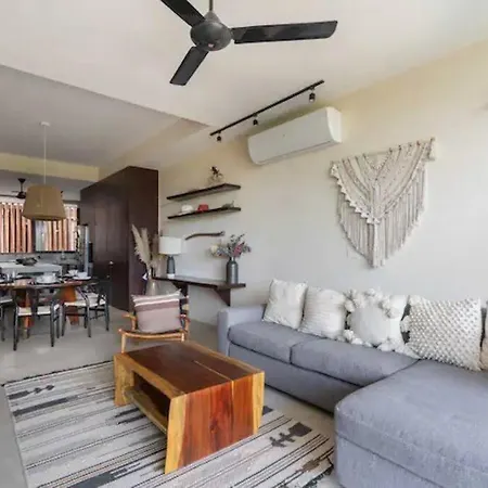 Ph With Rooftop 2br *
