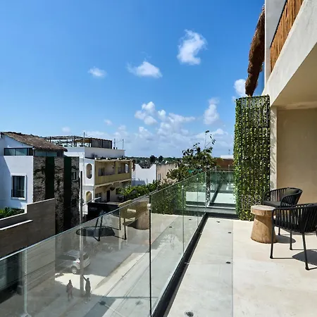 Tropical Studio In The Heart Of With Private Balcony, Outdoor Seating, Kid's Club & Pool Apartment *