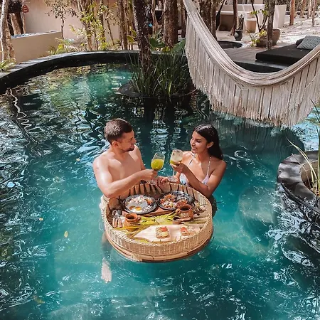Hotel The Yellow Nest 5*