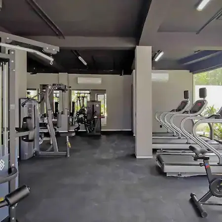 Luxe Studio In With Panoramic Views, Four Pools & Gym Apartment