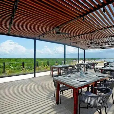 Apartment Luxe Studio In With Panoramic Views, Four Pools & Gym *