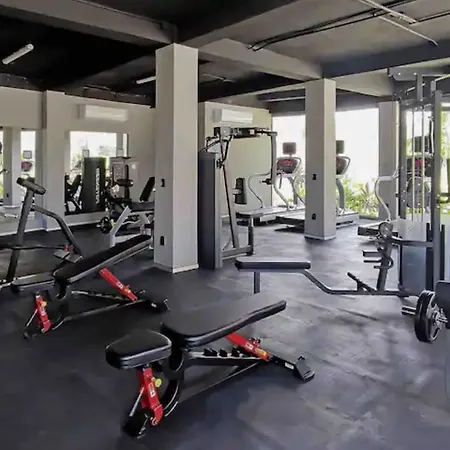 Luxe Studio In With Panoramic Views, Four Pools & Gym *