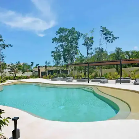 Apartment Luxe Studio In With Panoramic Views, Four Pools & Gym *