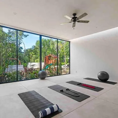 Casa Ohana~3br W/ Private Pool & Rooftop Jacuzzi, Wifi, Gym, & 5 Km To * Tulum