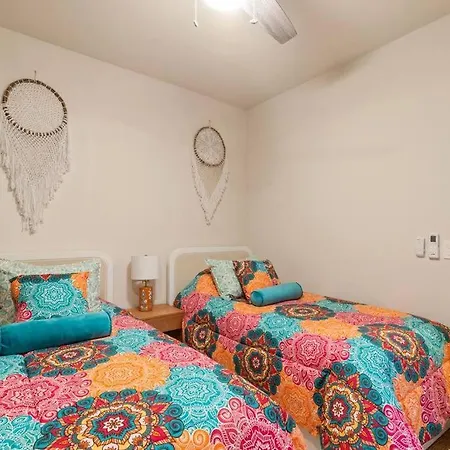Villa Casa Ohana~3br W/ Private Pool & Rooftop Jacuzzi, Wifi, Gym, & 5 Km To *