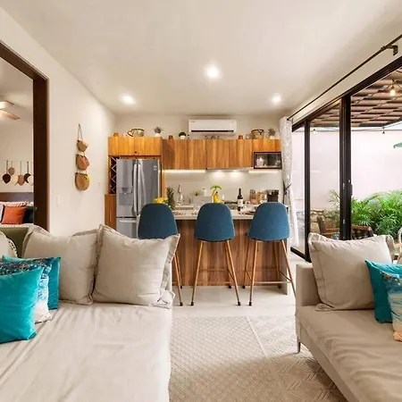 Casa Ohana~3br W/ Private Pool & Rooftop Jacuzzi, Wifi, Gym, & 5 Km To Villa Tulum
