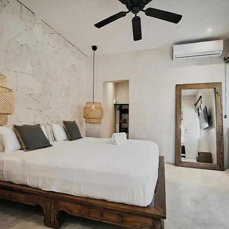 Villa 240m2 - 16 Persons - 6 - 2 Swimming Pool - 3 Jacuzzis *