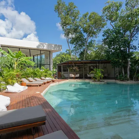 Jade Tulum