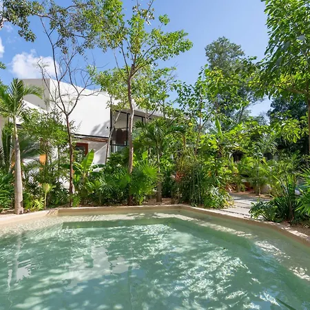 Jade Tulum