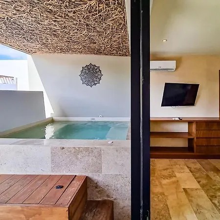 Mandala Private Plunge Pool 1bdr Commercial Zone *