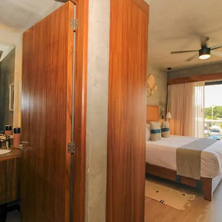 Premium Studio With Pool-gym-garden - Superb Location Apartment *