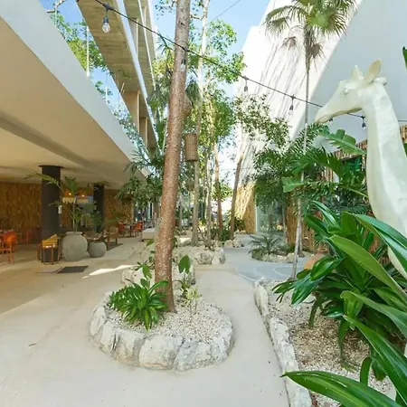 Premium Studio With Pool-gym-garden - Superb Location *